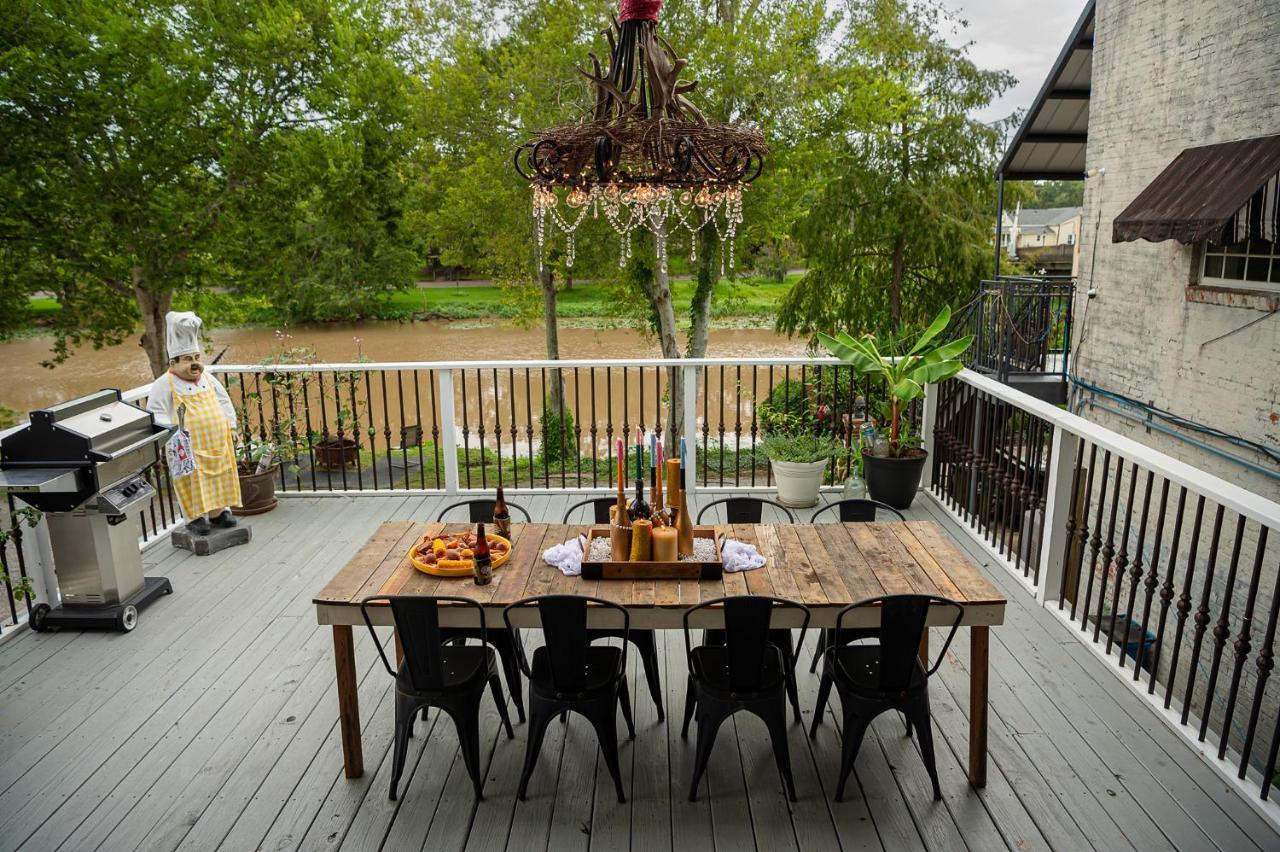 Chateau Royale, Pet Friendly, On Bayou, Downtown! New Iberia Kültér fotó