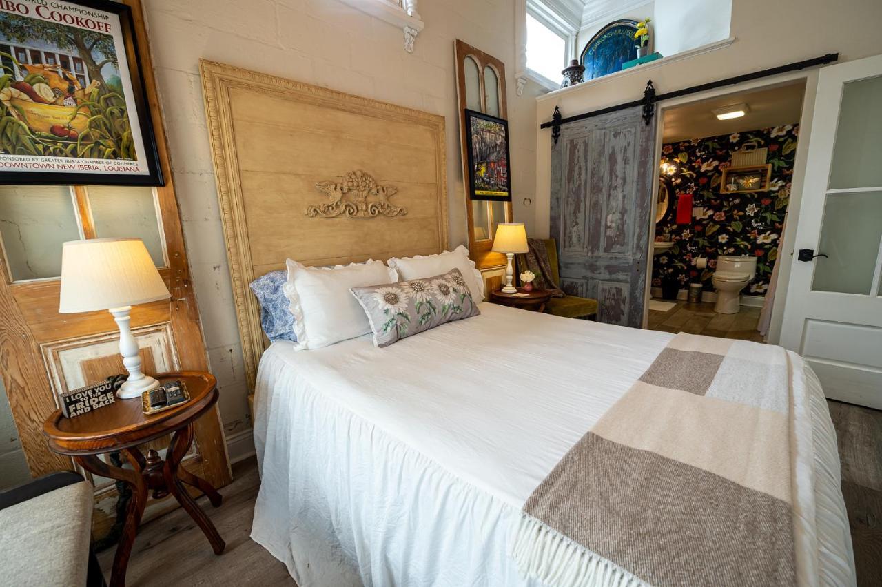 Chateau Royale, Pet Friendly, On Bayou, Downtown! New Iberia Kültér fotó