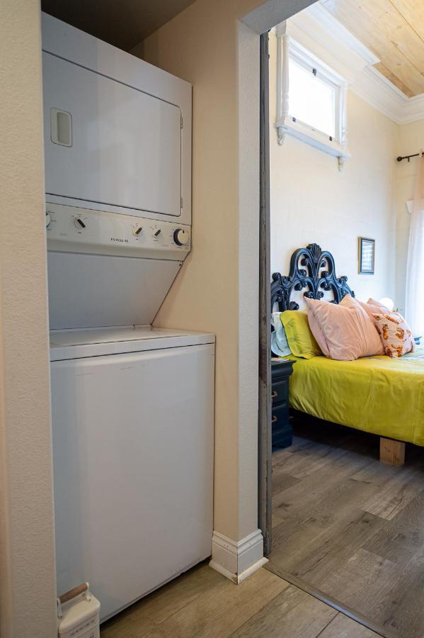 Chateau Royale, Pet Friendly, On Bayou, Downtown! New Iberia Kültér fotó