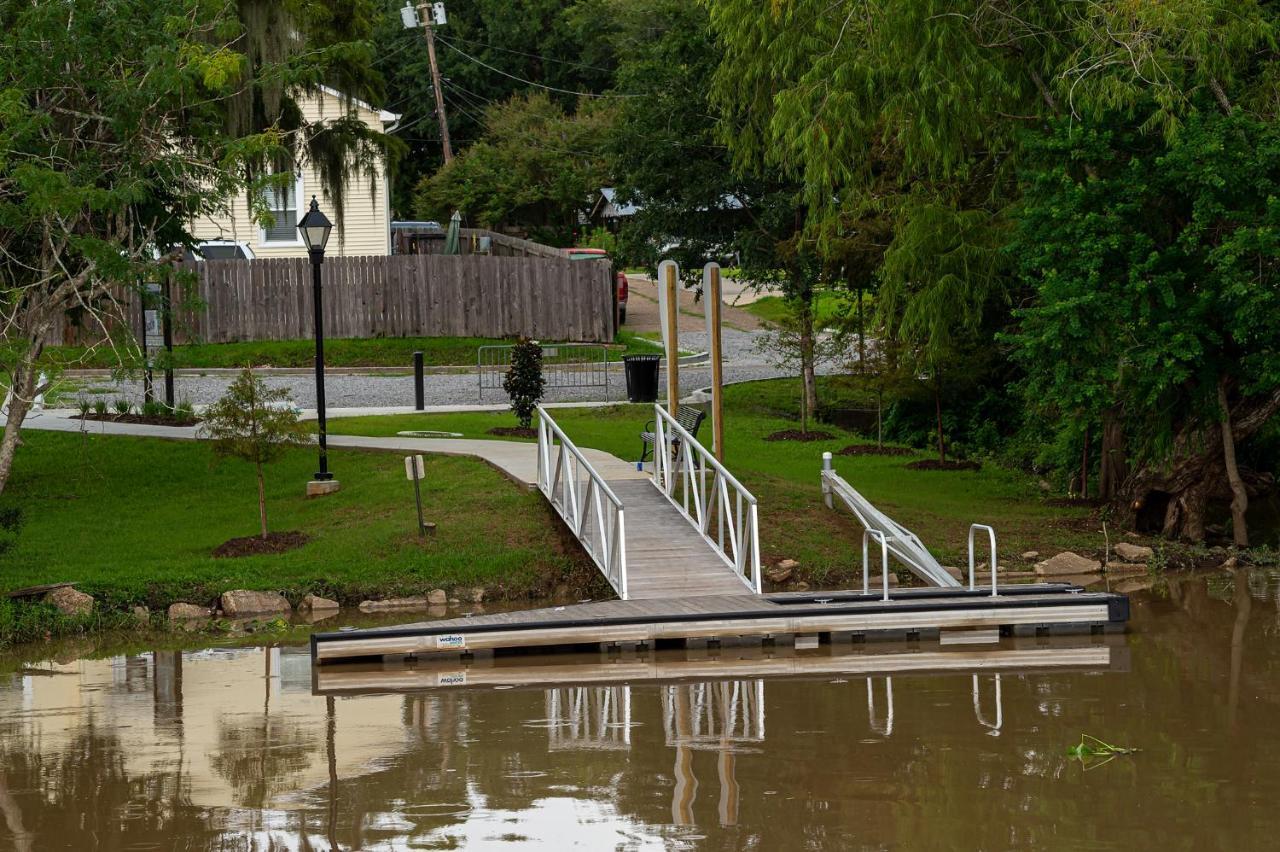 Chateau Royale, Pet Friendly, On Bayou, Downtown! New Iberia Kültér fotó