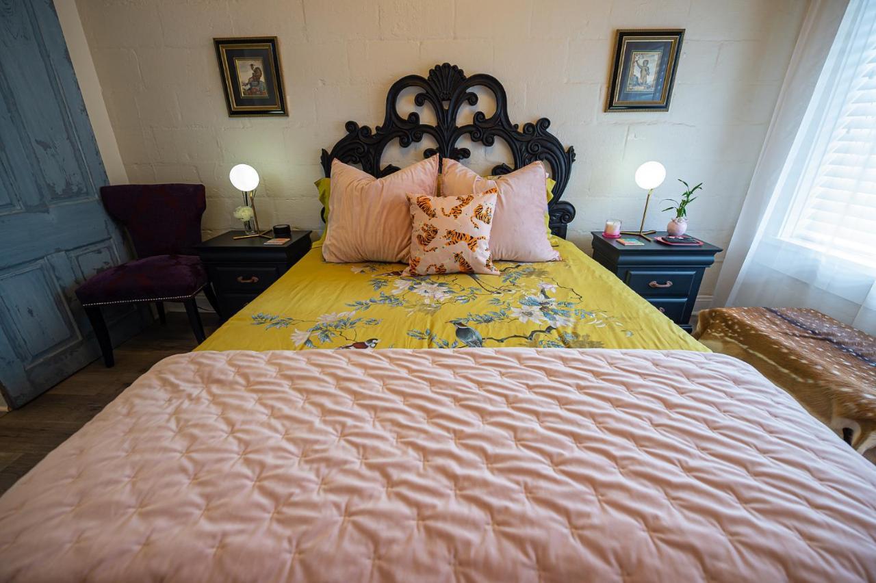Chateau Royale, Pet Friendly, On Bayou, Downtown! New Iberia Kültér fotó